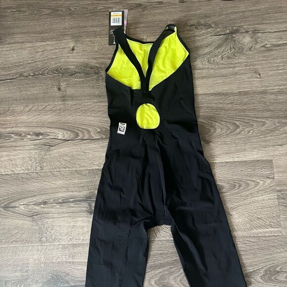 Speedo Female Swimsuit-Powerplus  size 24 Kneeskin - Picture 6 of 9